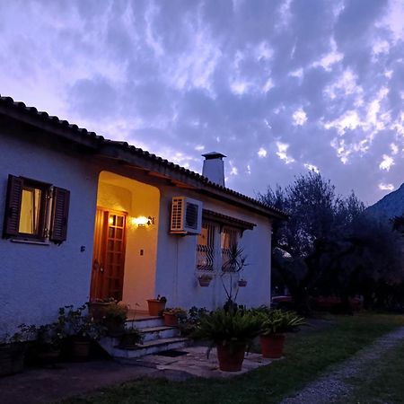 Nafpaktos Cottage By The Sea For Travelers And Dreamers! Bagian luar foto