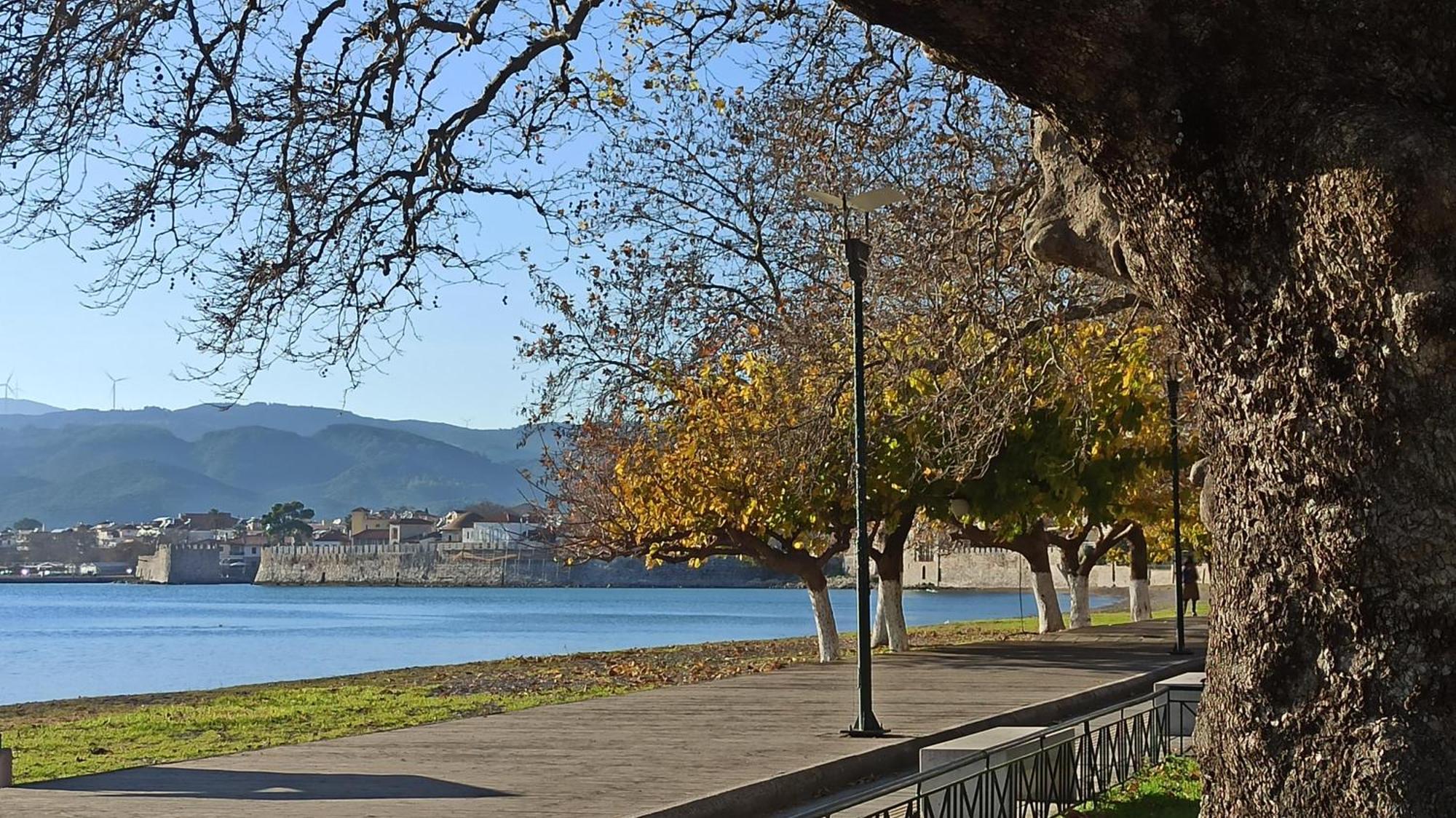 Nafpaktos Cottage By The Sea For Travelers And Dreamers! Bagian luar foto