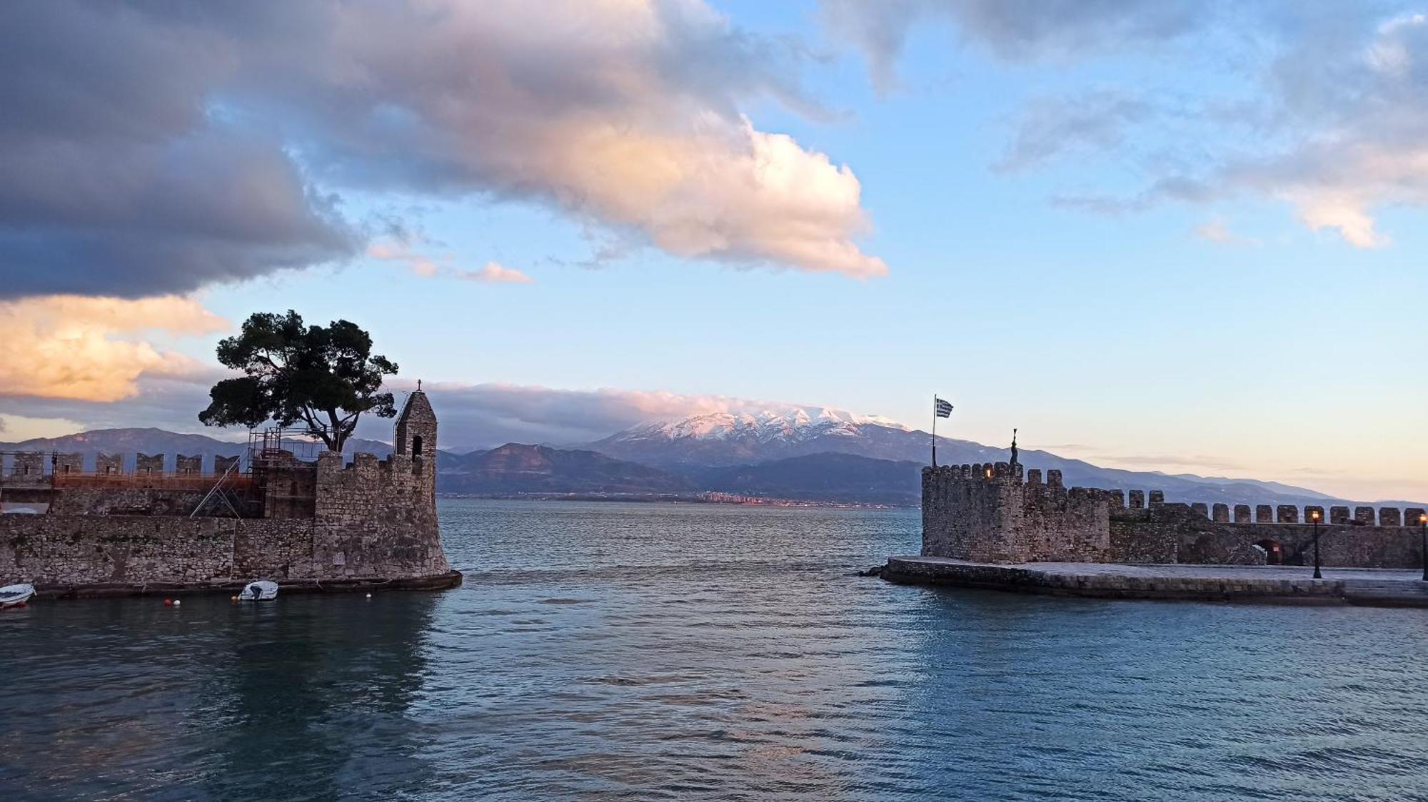 Nafpaktos Cottage By The Sea For Travelers And Dreamers! Bagian luar foto
